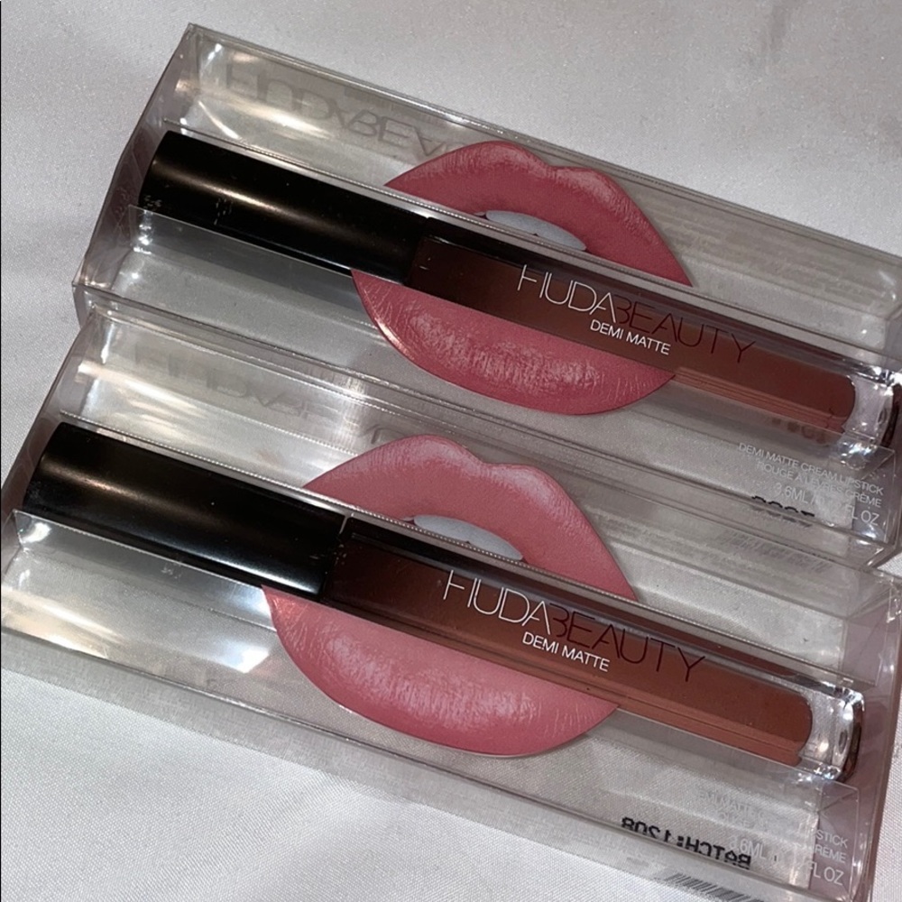 2 Huda Beauty Demi matte cream lipstick
